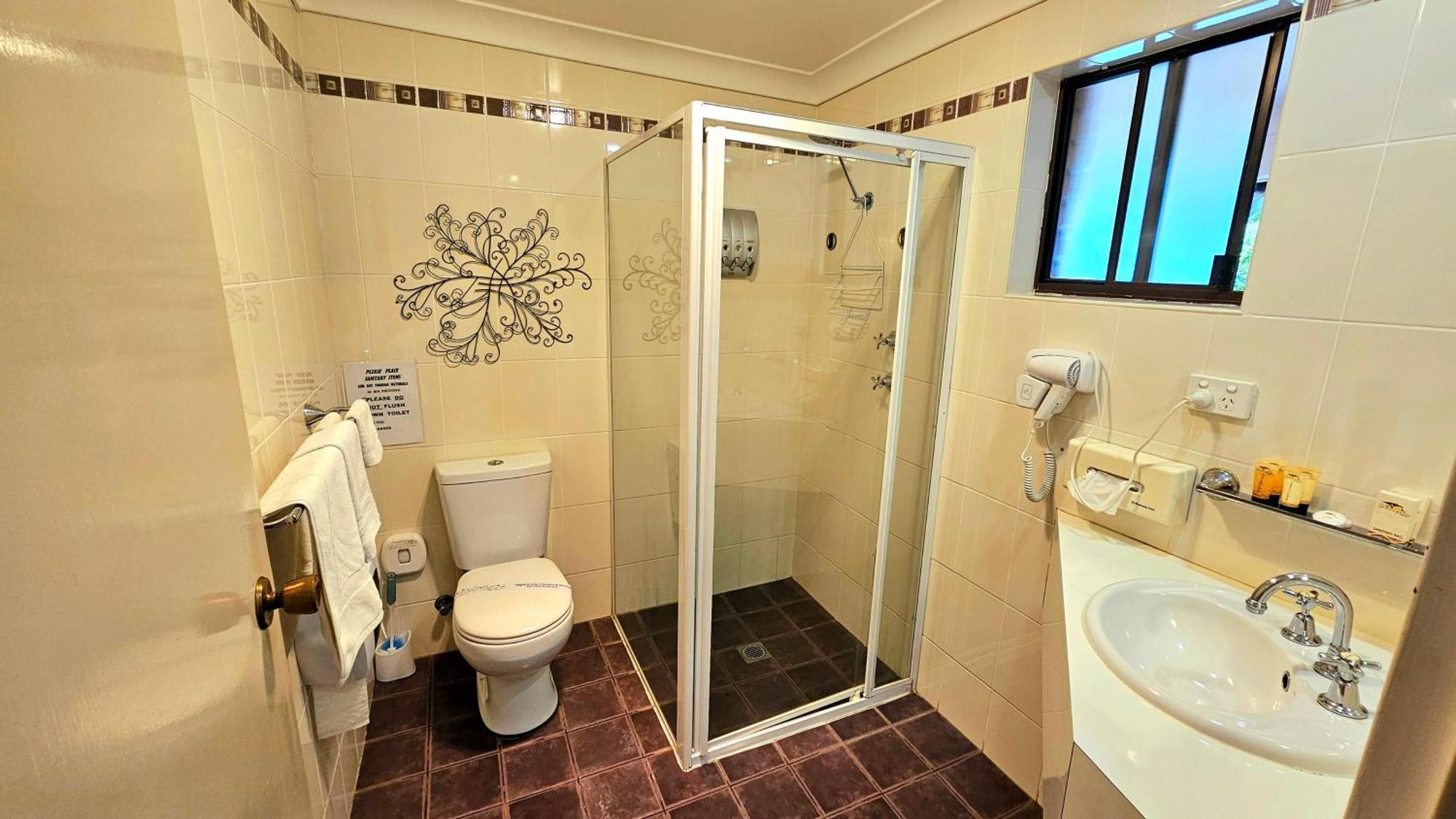 Hilltops Retreat Motor Inn Янґ Екстер'єр фото