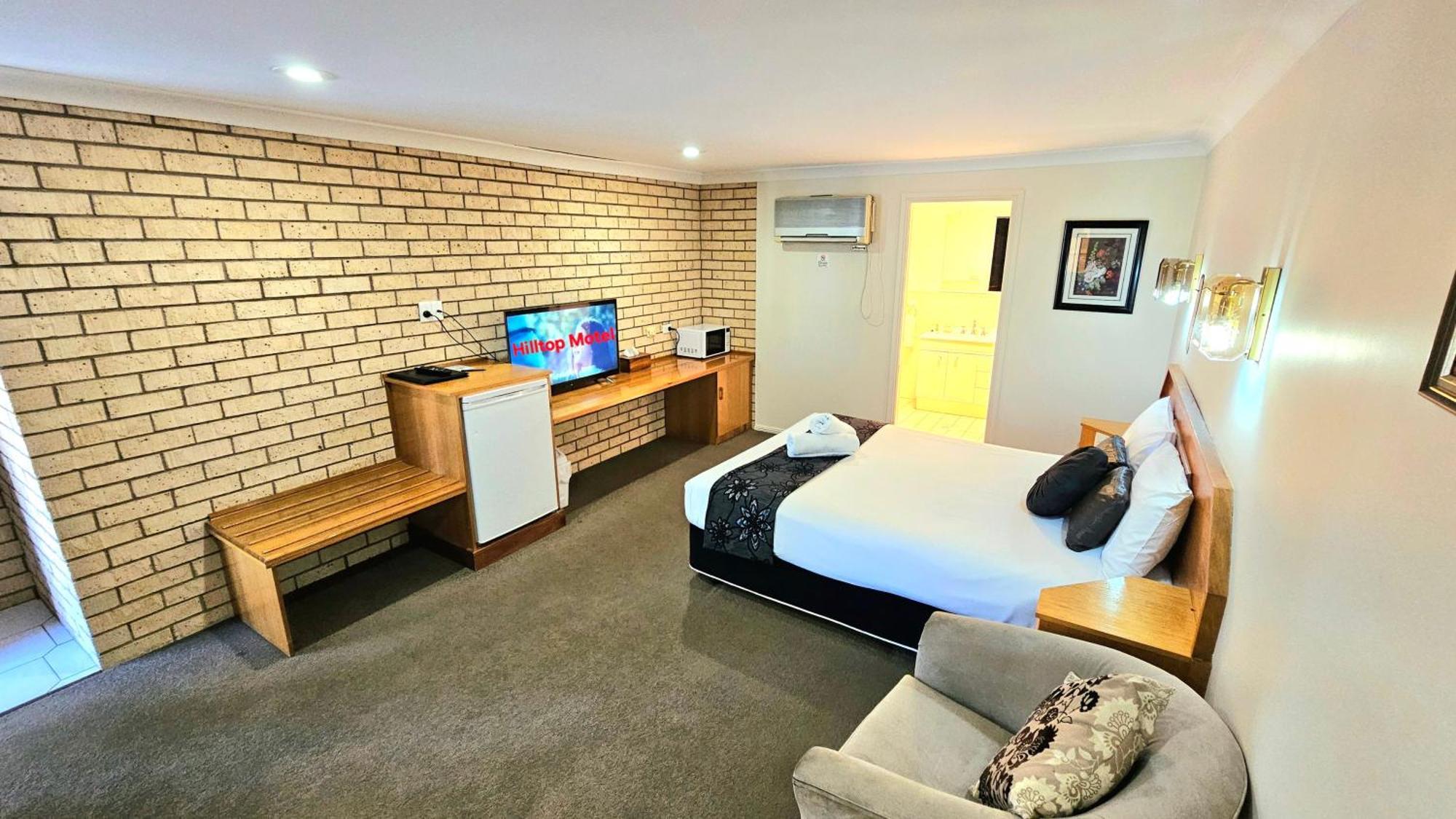 Hilltops Retreat Motor Inn Янґ Екстер'єр фото