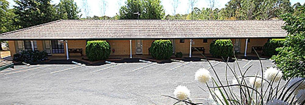 Hilltops Retreat Motor Inn Янґ Екстер'єр фото