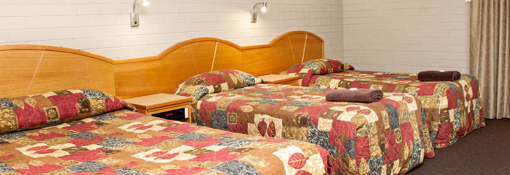 Hilltops Retreat Motor Inn Янґ Екстер'єр фото